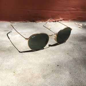 Ray-Ban Round Metal Gold Sunglasses/Green Lenses